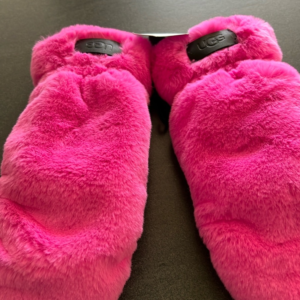 UGG Faux Fur Mitten
